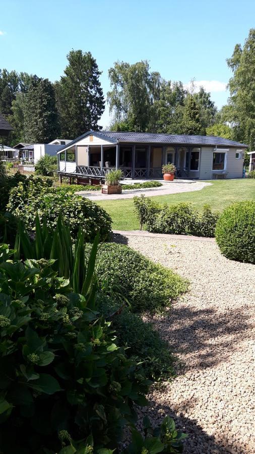 Prachtige Chalet Wabi Sabi Aan Het Water! Geel Exterior foto