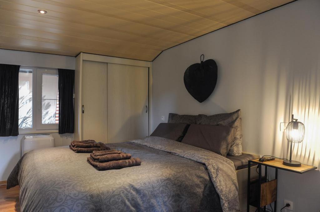 Prachtige Chalet Wabi Sabi Aan Het Water! Geel Exterior foto
