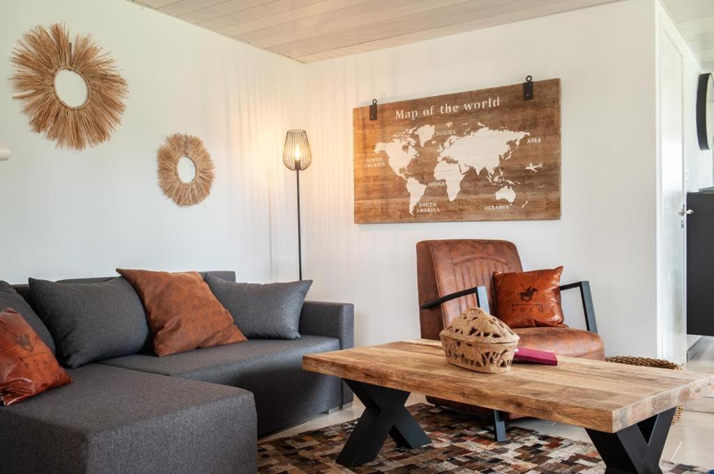 Prachtige Chalet Wabi Sabi Aan Het Water! Geel Exterior foto