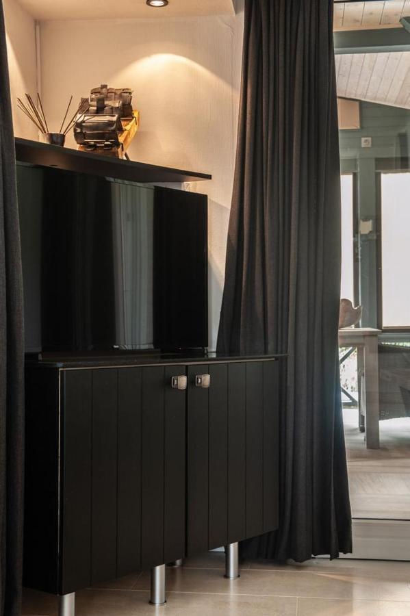 Prachtige Chalet Wabi Sabi Aan Het Water! Geel Exterior foto
